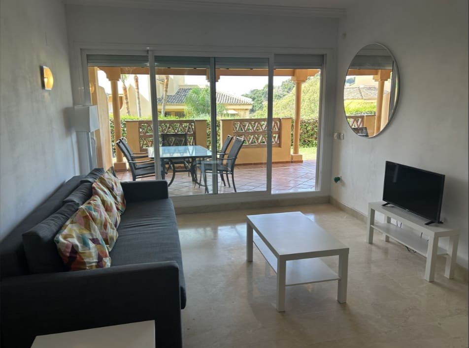 2 bedroom Apartment for sale in Elviria with pool - € 375,000 (Ref: 10183534)