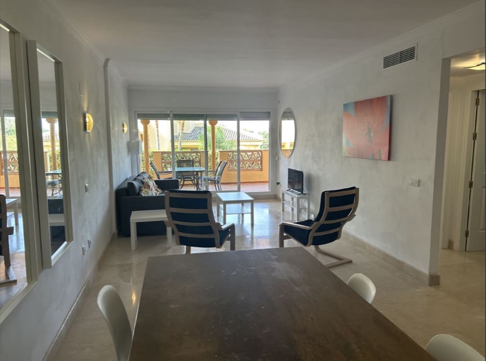 2 bedroom Apartment for sale in Elviria with pool - € 375,000 (Ref: 10183534)