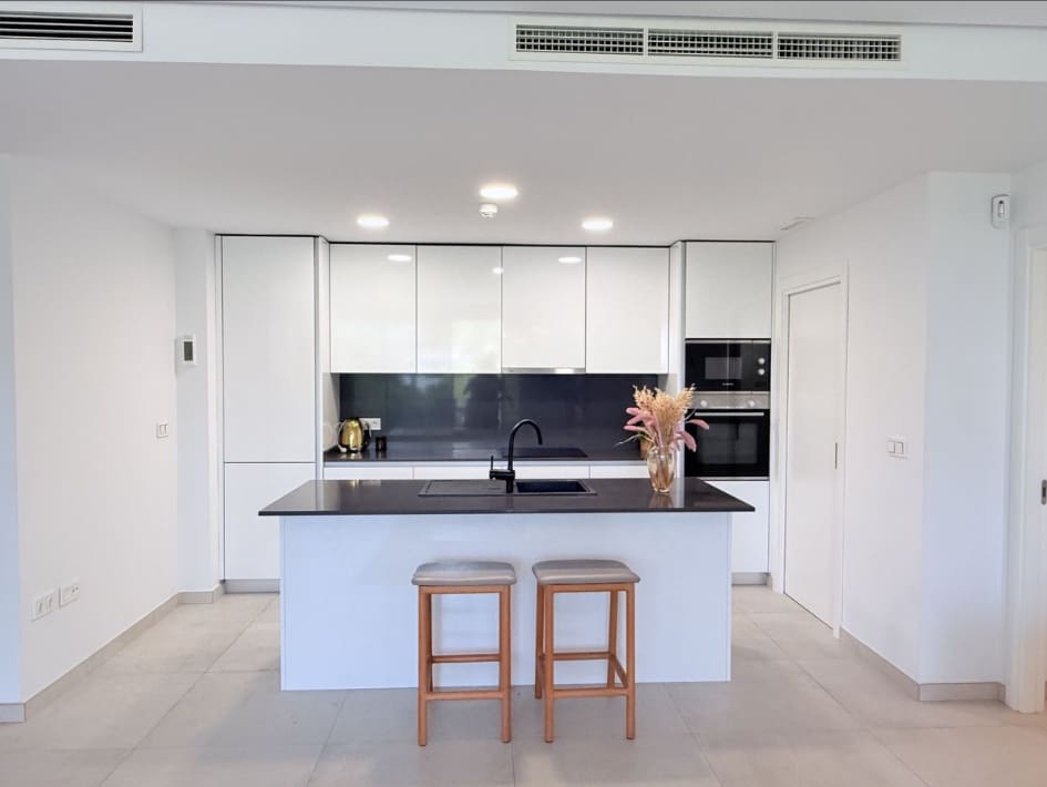 3 sypialnia Apartament do wynajęcia w Benahavis z basenem garażem - 2 500 € (Ref: 10184765)