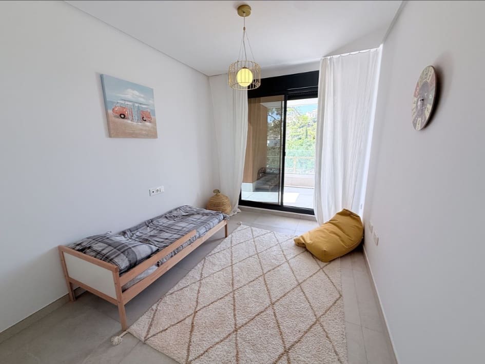 3 sypialnia Apartament do wynajęcia w Benahavis z basenem garażem - 2 500 € (Ref: 10184765)