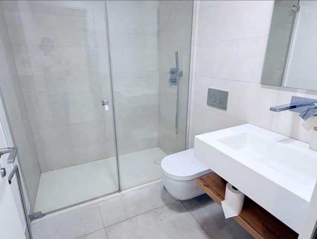 3 sypialnia Apartament do wynajęcia w Benahavís z basenem garażem - 2 500 € (Ref: 10184765)