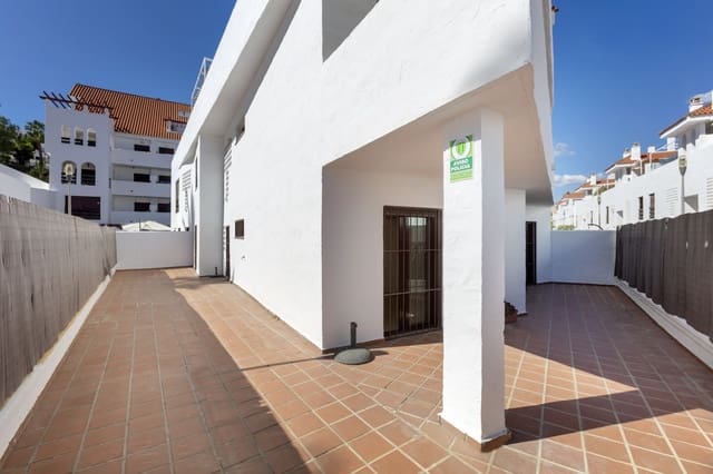 2 soveværelse Lejlighed til salg i Nueva Andalucia, Marbella med swimmingpool garage - € 469.000 (Ref: 10184767)