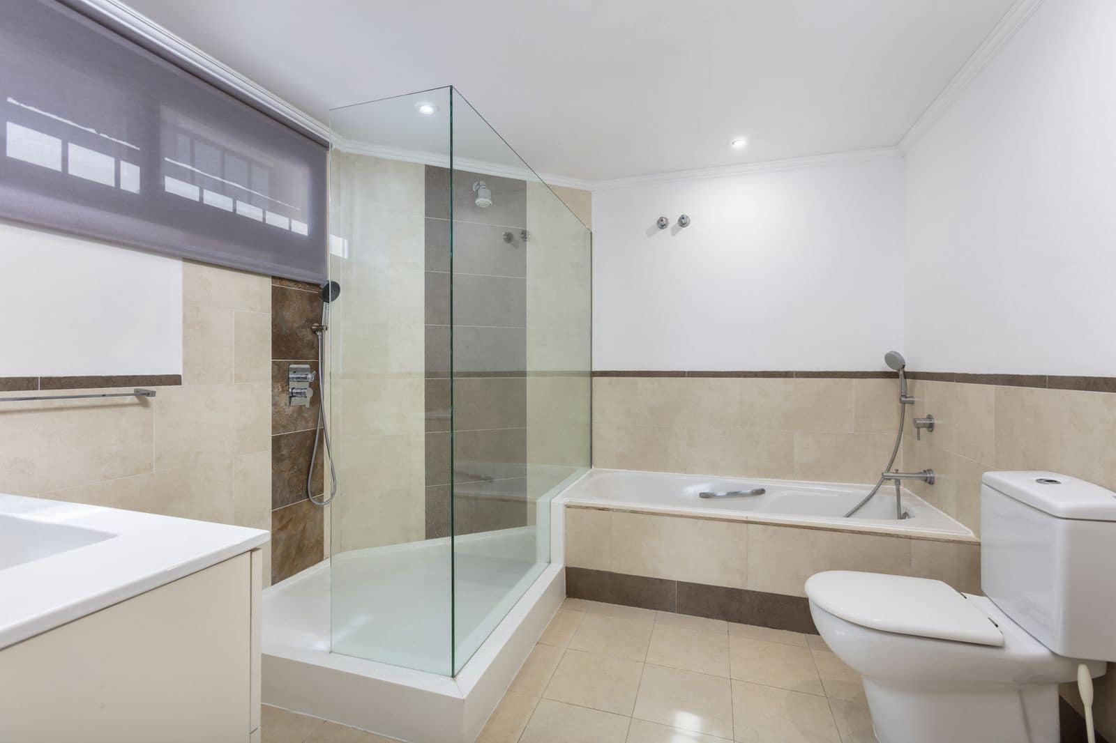 2 soveværelse Lejlighed til salg i Nueva Andalucia med swimmingpool garage - € 469.000 (Ref: 10184767)