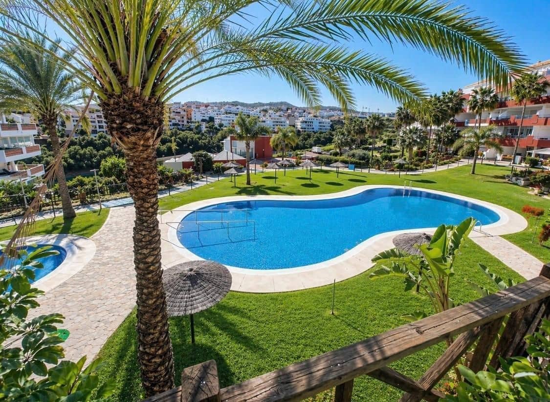 3 soverom Leilighet til salgs i Riviera del Sol med svømmebasseng - € 349 000 (Ref: 10184770)