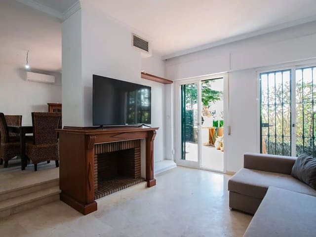 5 Zimmer Doppelhaus zu verkaufen in Estepona mit Pool - 468.000 € (Ref: 10184776)