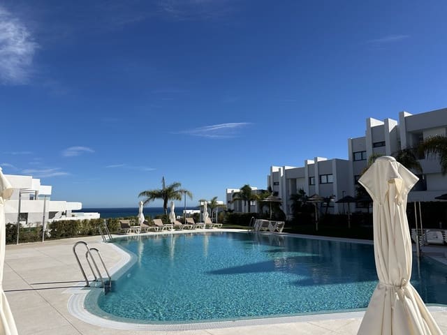 Apartamento de 3 habitaciones en Manilva en venta con piscina garaje - 495.000 € (Ref: 10186724)
