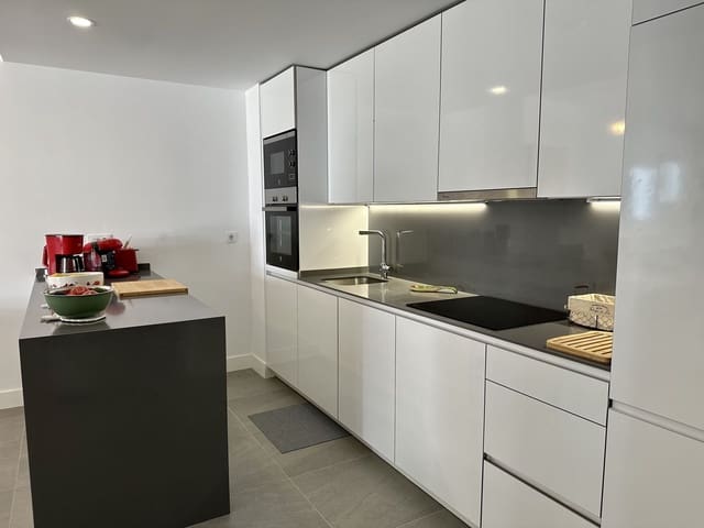 Apartamento de 3 habitaciones en Manilva en venta con piscina garaje - 495.000 € (Ref: 10186724)