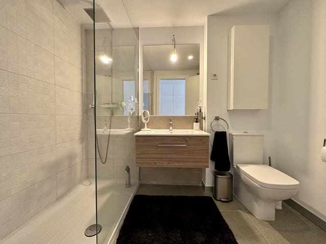 Apartamento de 3 habitaciones en Manilva en venta con piscina garaje - 495.000 € (Ref: 10186724)