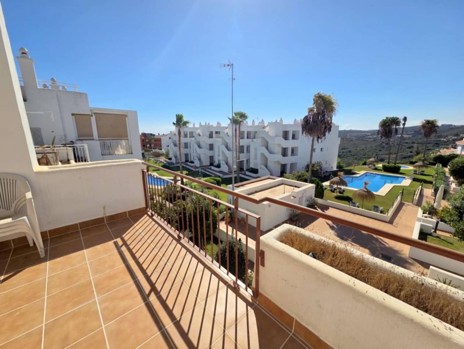 2 bedroom Penthouse for sale in La Duquesa / Puerto de la Duquesa with pool - € 280,000 (Ref: 10186730)