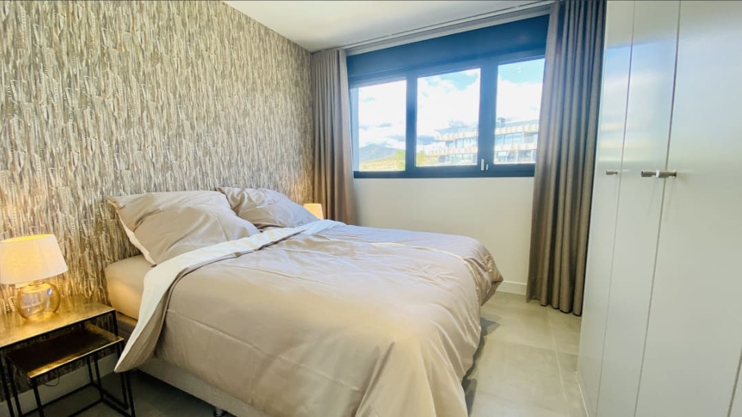 3 bedroom Penthouse for rent in Estepona with pool garage - € 3,250 (Ref: 10186745)