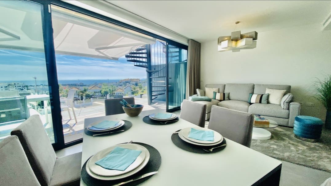 3 bedroom Penthouse for rent in Estepona with pool garage - € 3,250 (Ref: 10186745)