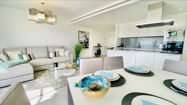 Ático de 3 habitaciones en Estepona en alquiler con piscina garaje - 3.250 € (Ref: 10186745)