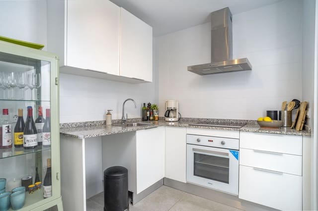 Ático de 2 habitaciones en Estepona en venta con piscina garaje - 475.000 € (Ref: 10186757)
