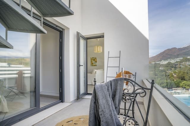 Ático de 2 habitaciones en Estepona en venta con piscina garaje - 475.000 € (Ref: 10186757)