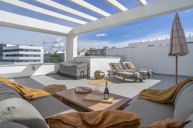 Ático de 2 habitaciones en Estepona en venta con piscina garaje - 475.000 € (Ref: 10186757)