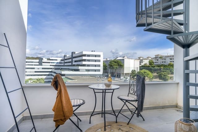 Ático de 2 habitaciones en Estepona en venta con piscina garaje - 475.000 € (Ref: 10186757)
