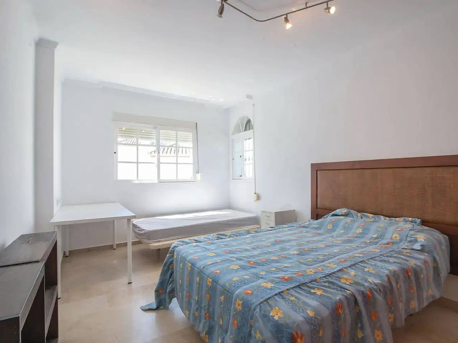 Pareado de 5 habitaciones en Estepona en venta con piscina - 468.000 € (Ref: 10186762)