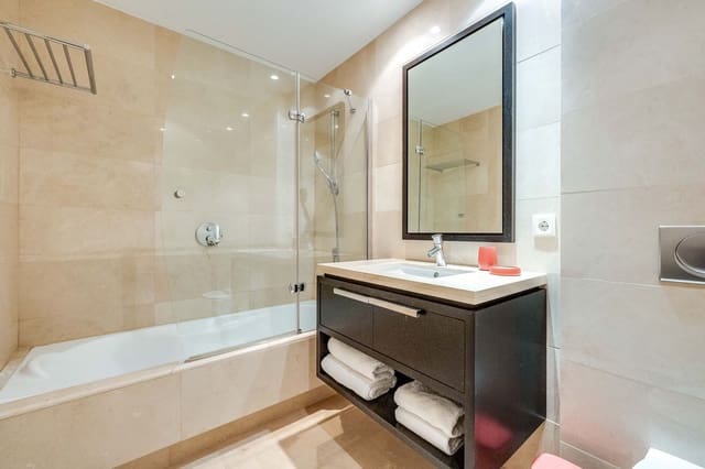 2 sypialnia Apartament na sprzedaż w La Quinta, Benahavís z basenem garażem - 490 000 € (Ref: 10187610)