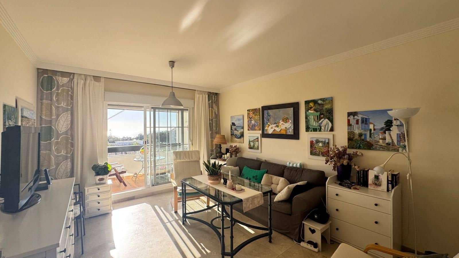 2 soverom Penthouse til salgs i Manilva med svømmebasseng garasje - € 370 000 (Ref: 10187611)