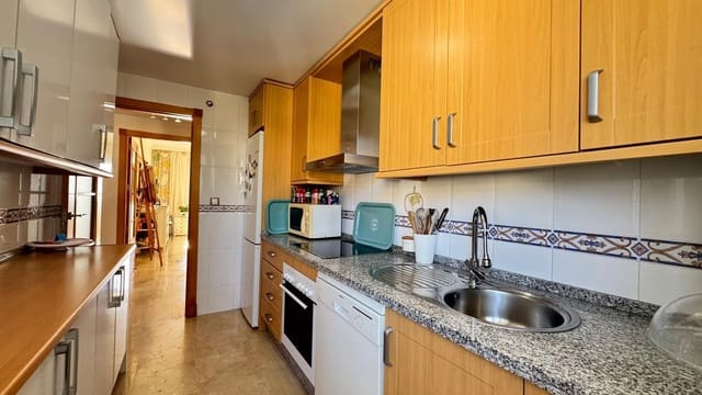 2 soverom Penthouse til salgs i Manilva med svømmebasseng garasje - € 370 000 (Ref: 10187611)