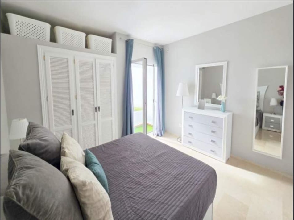 Ático de 2 habitaciones en La Duquesa / Puerto de la Duquesa en venta con piscina garaje - 275.000 € (Ref: 10187614)