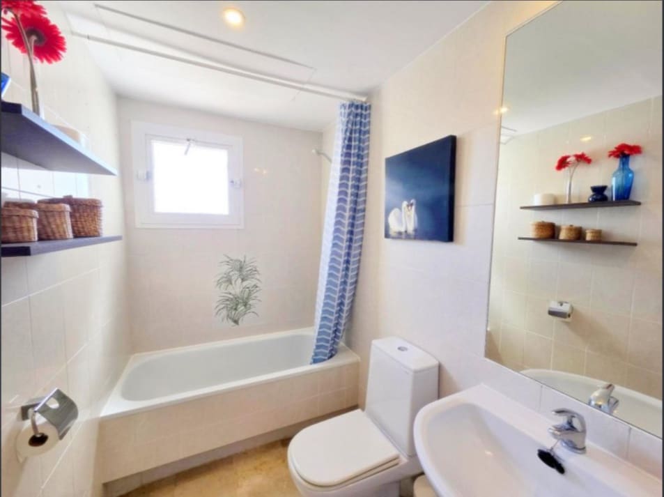 Ático de 2 habitaciones en La Duquesa / Puerto de la Duquesa en venta con piscina garaje - 275.000 € (Ref: 10187614)