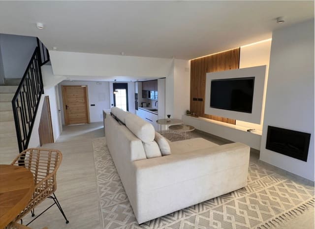 2 soveværelse Semi-Rækkehus til salg i Casares - € 480.000 (Ref: 9138289)