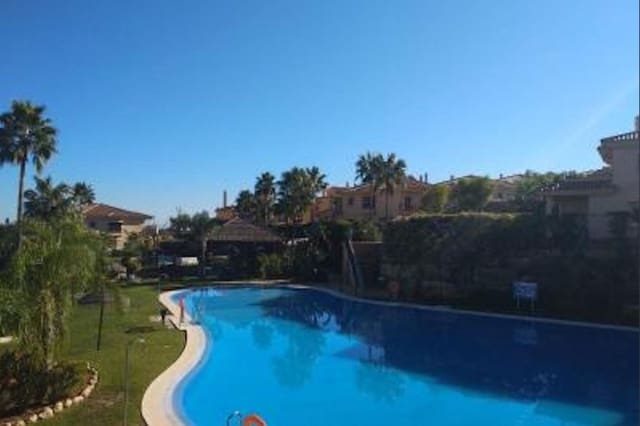 3 soverom Kjedet enebolig til salgs i Riviera del Sol, Mijas med svømmebasseng garasje - € 478 000 (Ref: 9170210)
