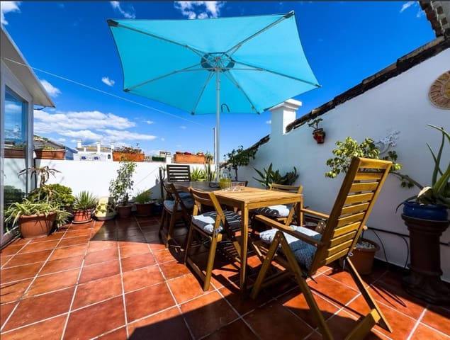 2 bedroom Penthouse for sale in La Duquesa / Puerto de la Duquesa, Manilva - € 330,000 (Ref: 9307077)