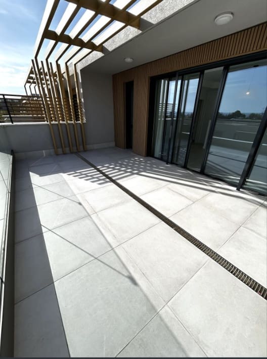 4 soveværelse Byhus til leje i Mijas Costa med swimmingpool - € 4.000 (Ref: 9319830)