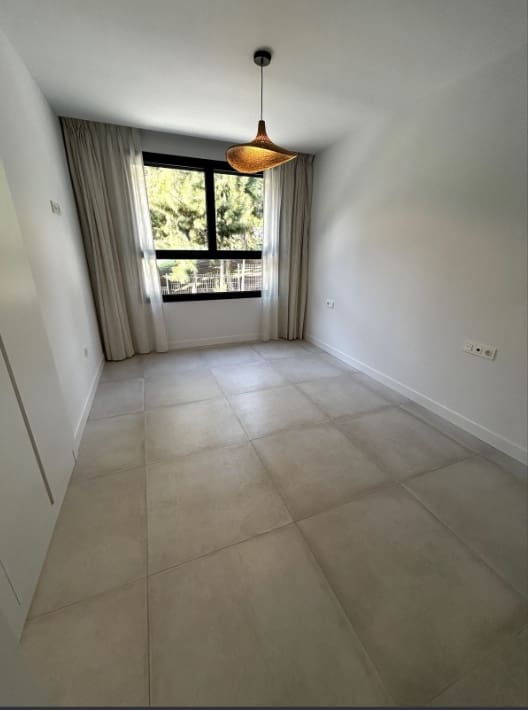 4 soveværelse Byhus til leje i Mijas Costa med swimmingpool - € 4.000 (Ref: 9319830)