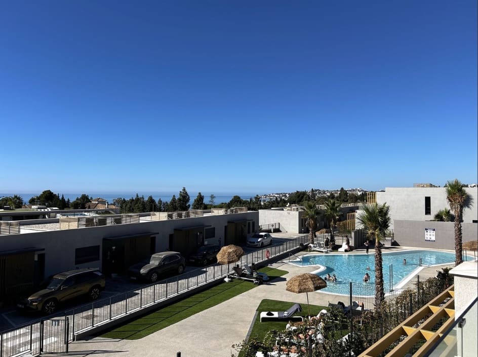 4 soveværelse Byhus til leje i Mijas Costa med swimmingpool - € 4.000 (Ref: 9319830)