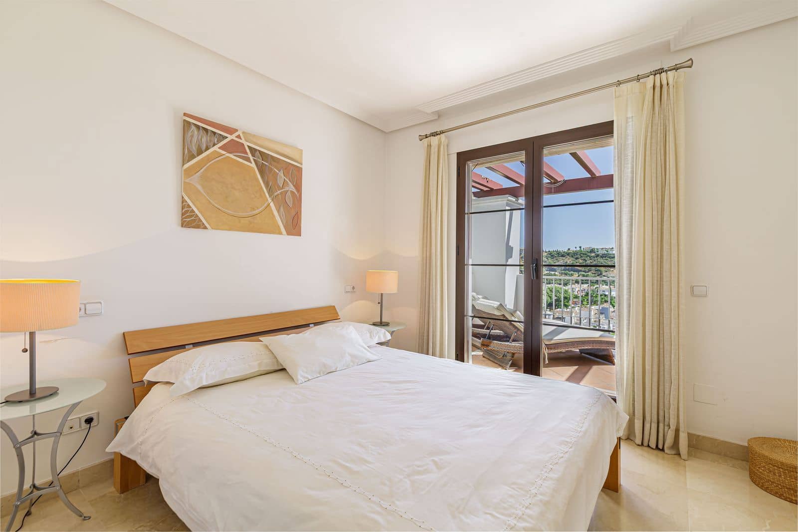 2 soverom Penthouse til salgs i Benahavis med svømmebasseng garasje - € 399 000 (Ref: 9379531)