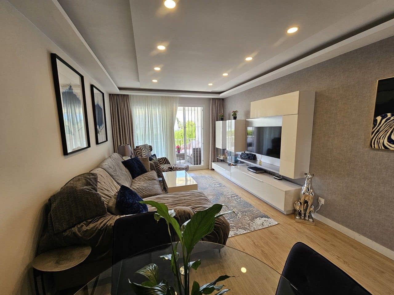 2 sypialnia Apartament na sprzedaż w El Paraiso z basenem garażem - 329 000 € (Ref: 9431913)