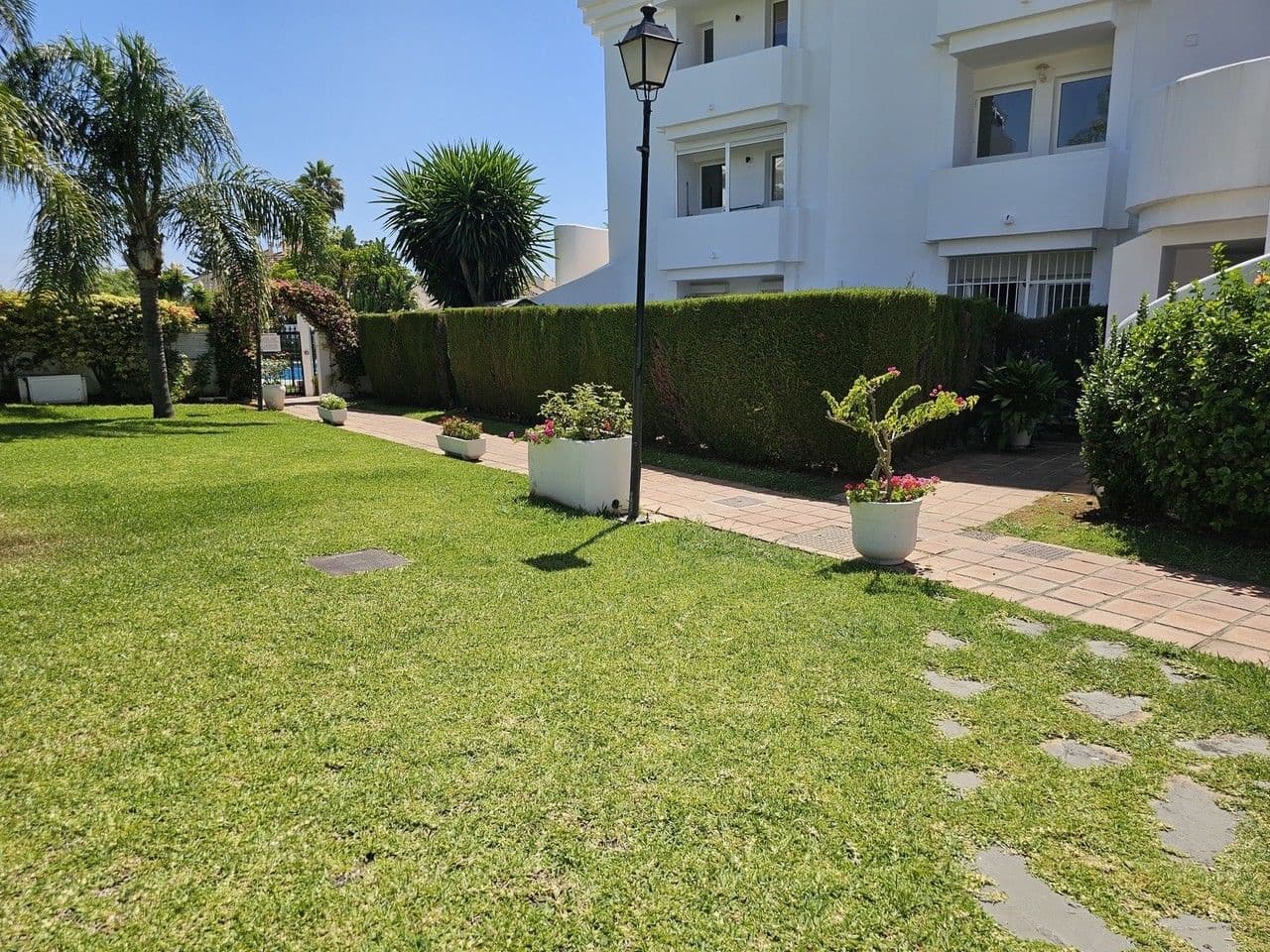 2 sypialnia Apartament na sprzedaż w El Paraiso z basenem garażem - 329 000 € (Ref: 9431913)