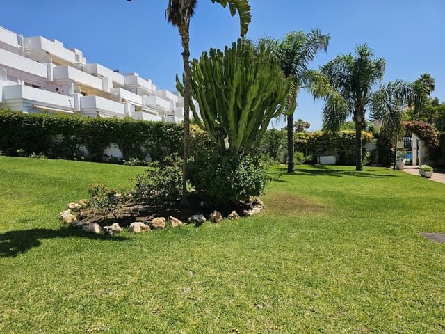 2 sypialnia Apartament na sprzedaż w El Paraiso, Estepona z basenem garażem - 329 000 € (Ref: 9431913)