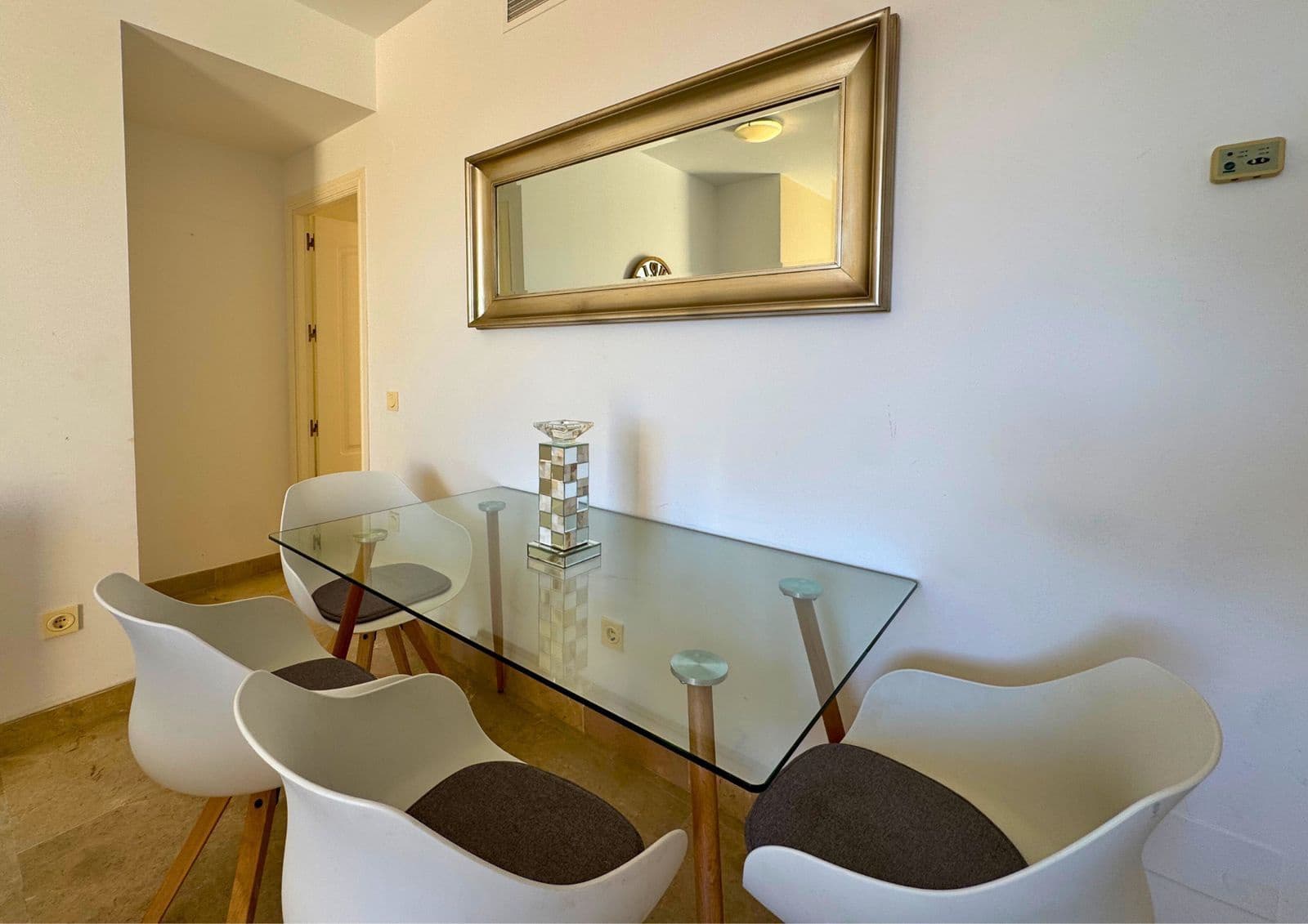 2 bedroom Penthouse for sale in La Duquesa / Puerto de la Duquesa with pool garage - € 223,000 (Ref: 9431963)