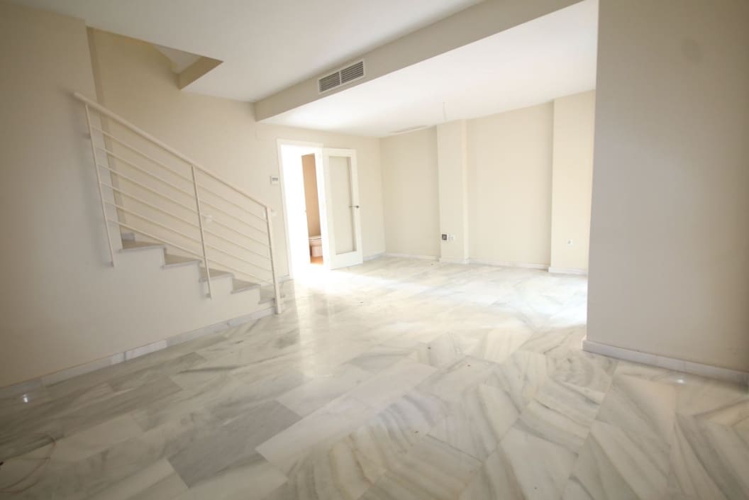 4 chambre Maison de Ville à vendre à Calypso avec piscine - 437 000 € (Ref: 9437066)