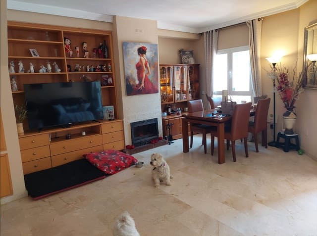 3 sypialnia Dom na sprzedaż w La Duquesa / Puerto de la Duquesa, Manilva z basenem garażem - 345 000 € (Ref: 9440850)