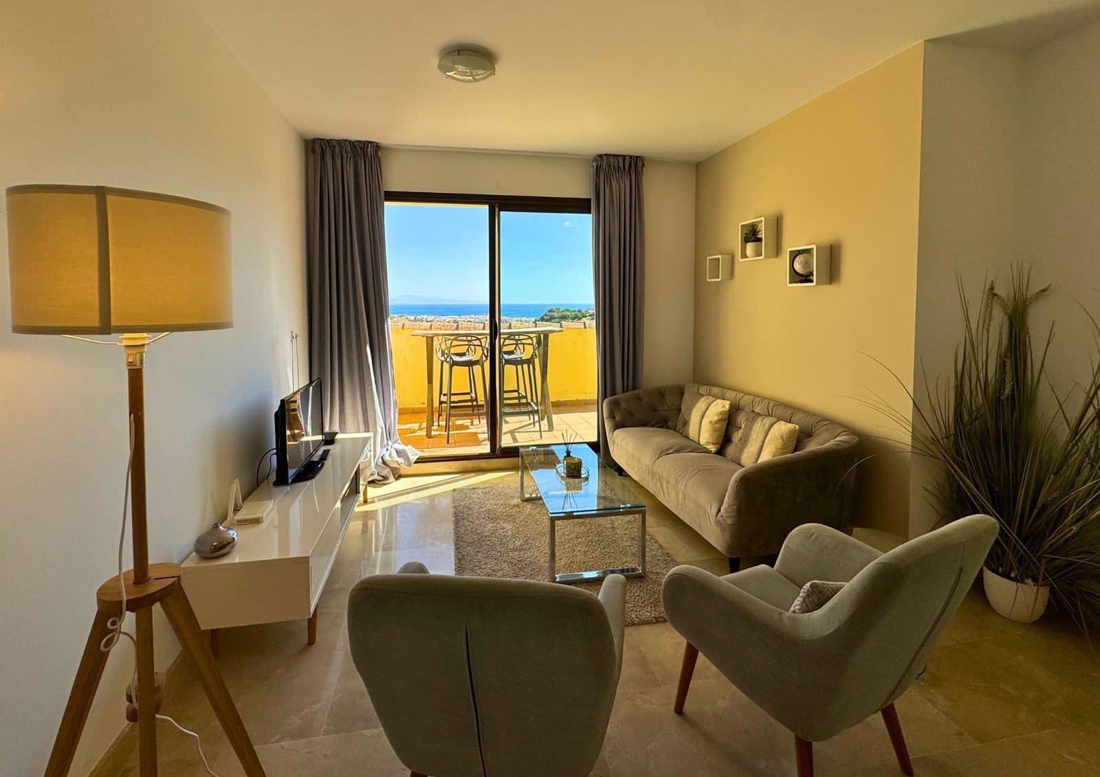 2 bedroom Penthouse for sale in La Duquesa / Puerto de la Duquesa with pool garage - € 223,000 (Ref: 9444579)