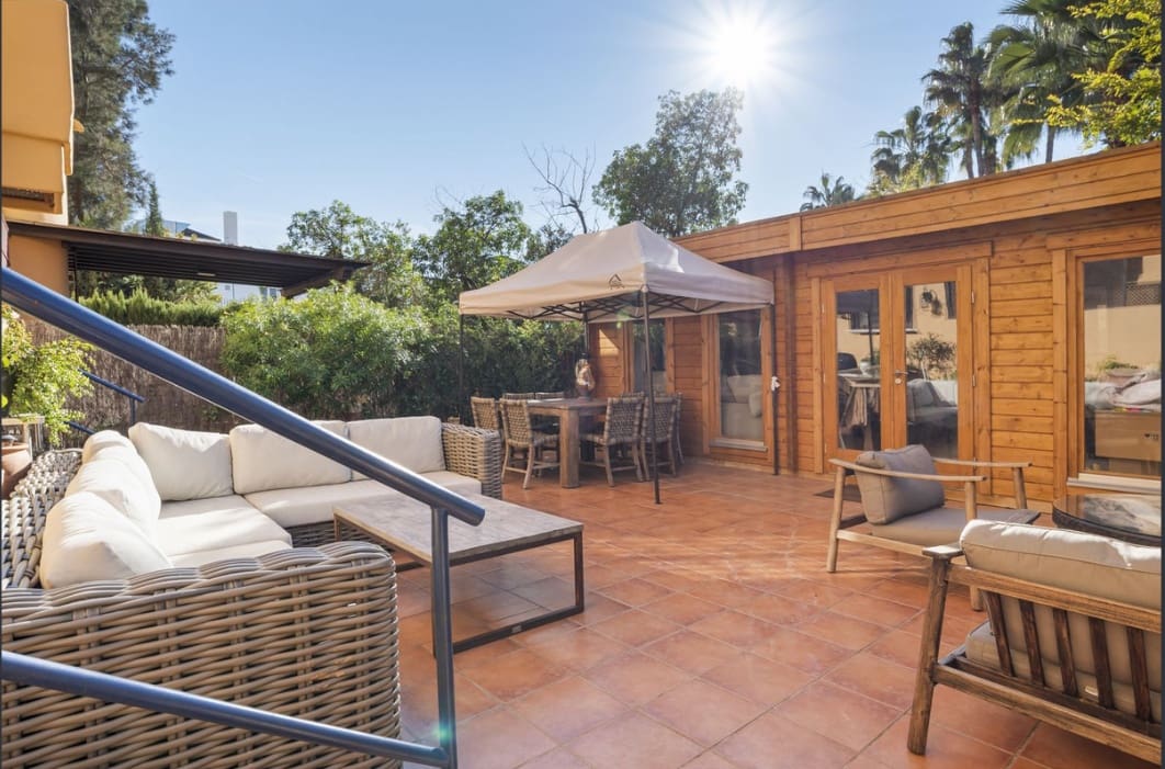 2 soverom Leilighet til salgs i Costalita med svømmebasseng garasje - € 475 000 (Ref: 9444691)