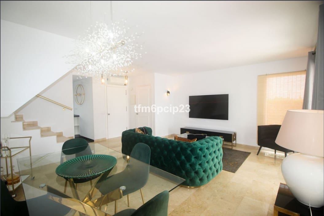 3 soverom Kjedet enebolig til salgs i La Duquesa / Puerto de la Duquesa med garasje - € 399 000 (Ref: 9446971)