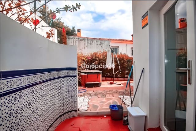 3 soverom Kjedet enebolig til salgs i La Duquesa / Puerto de la Duquesa, Manilva med garasje - € 399 000 (Ref: 9446971)