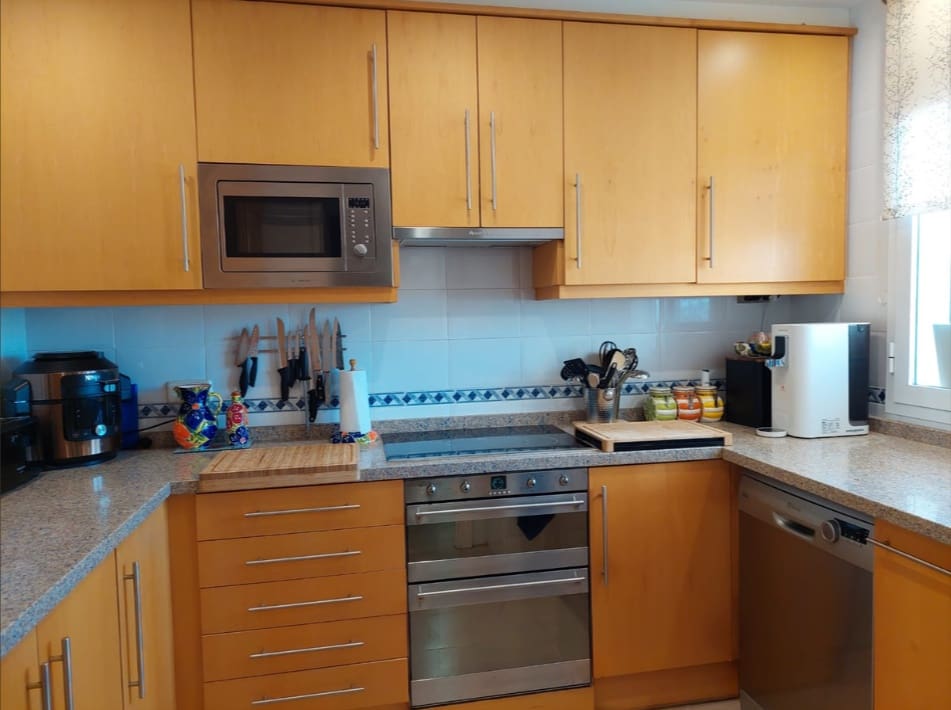 3 quarto Casa em Banda para venda em La Duquesa / Puerto de la Duquesa com piscina garagem - 345 000 € (Ref: 9446982)