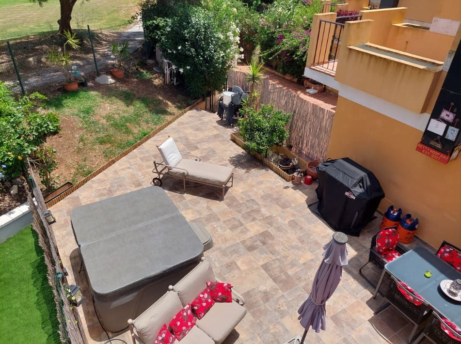 3 quarto Casa em Banda para venda em La Duquesa / Puerto de la Duquesa com piscina garagem - 345 000 € (Ref: 9446982)