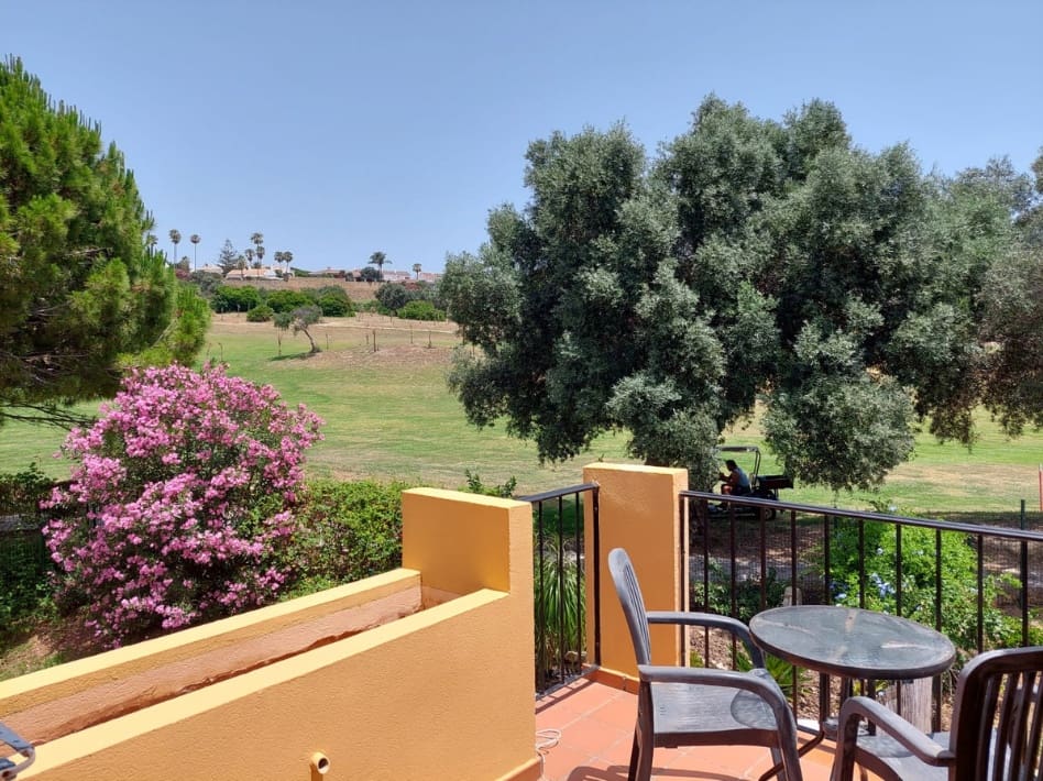 3 quarto Casa em Banda para venda em La Duquesa / Puerto de la Duquesa com piscina garagem - 345 000 € (Ref: 9446982)