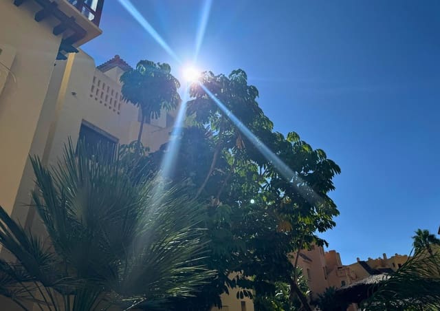 2 soveværelse Penthouse til salg i La Duquesa / Puerto de la Duquesa, Manilva med swimmingpool garage - € 223.000 (Ref: 9449219)