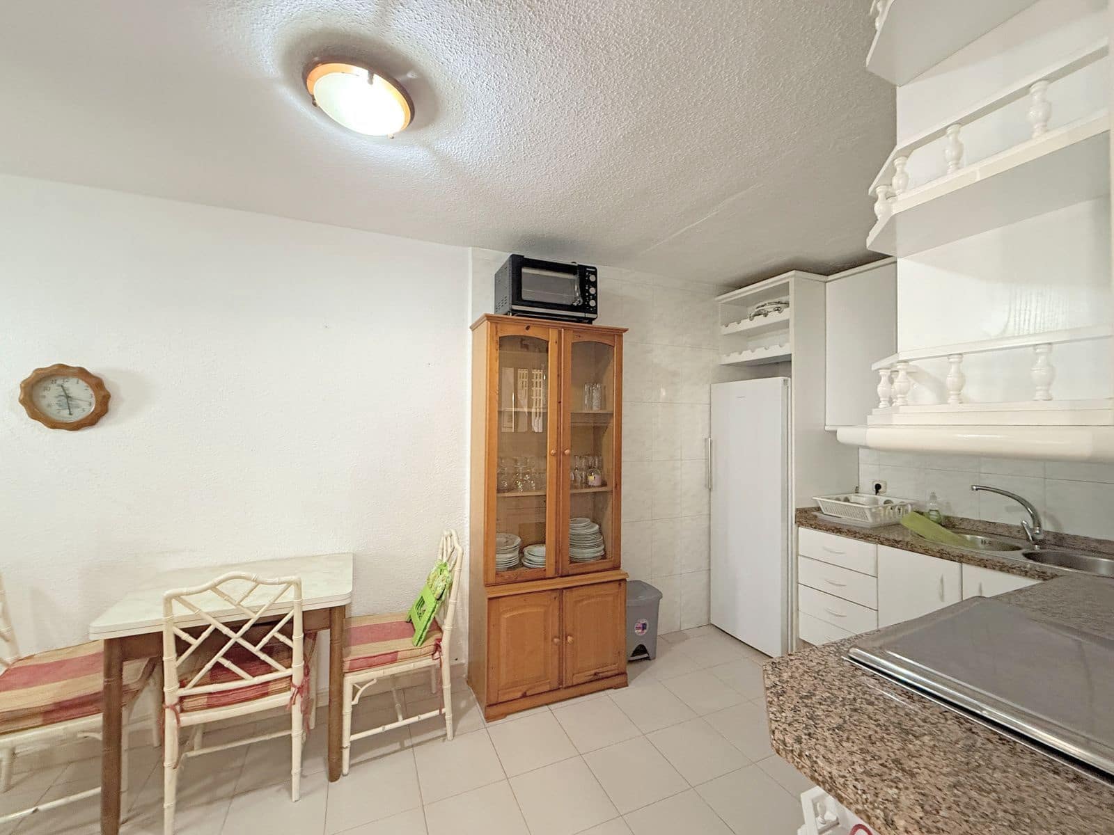 3 quarto Casa em Banda para venda em La Duquesa / Puerto de la Duquesa com piscina - 290 000 € (Ref: 9449244)