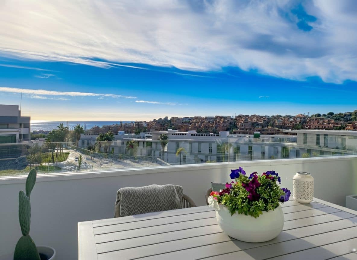 2 soverom Penthouse til salgs i Estepona med svømmebasseng - € 515 000 (Ref: 9449268)