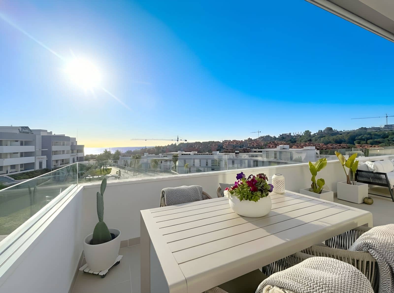 2 soverom Penthouse til salgs i Estepona med svømmebasseng - € 515 000 (Ref: 9449268)